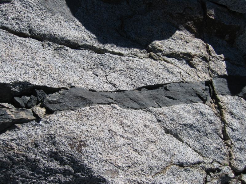 2007-08-12 Middle Palisade (80) vein in rock